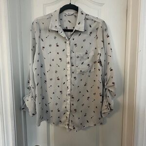 Reitmans Light Gray Floral Button-Up Blouse